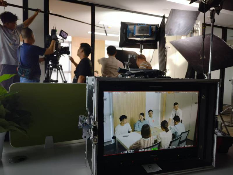利津县TVC拍摄公司：科技产品视觉化大师，诠释未来感与功能美学